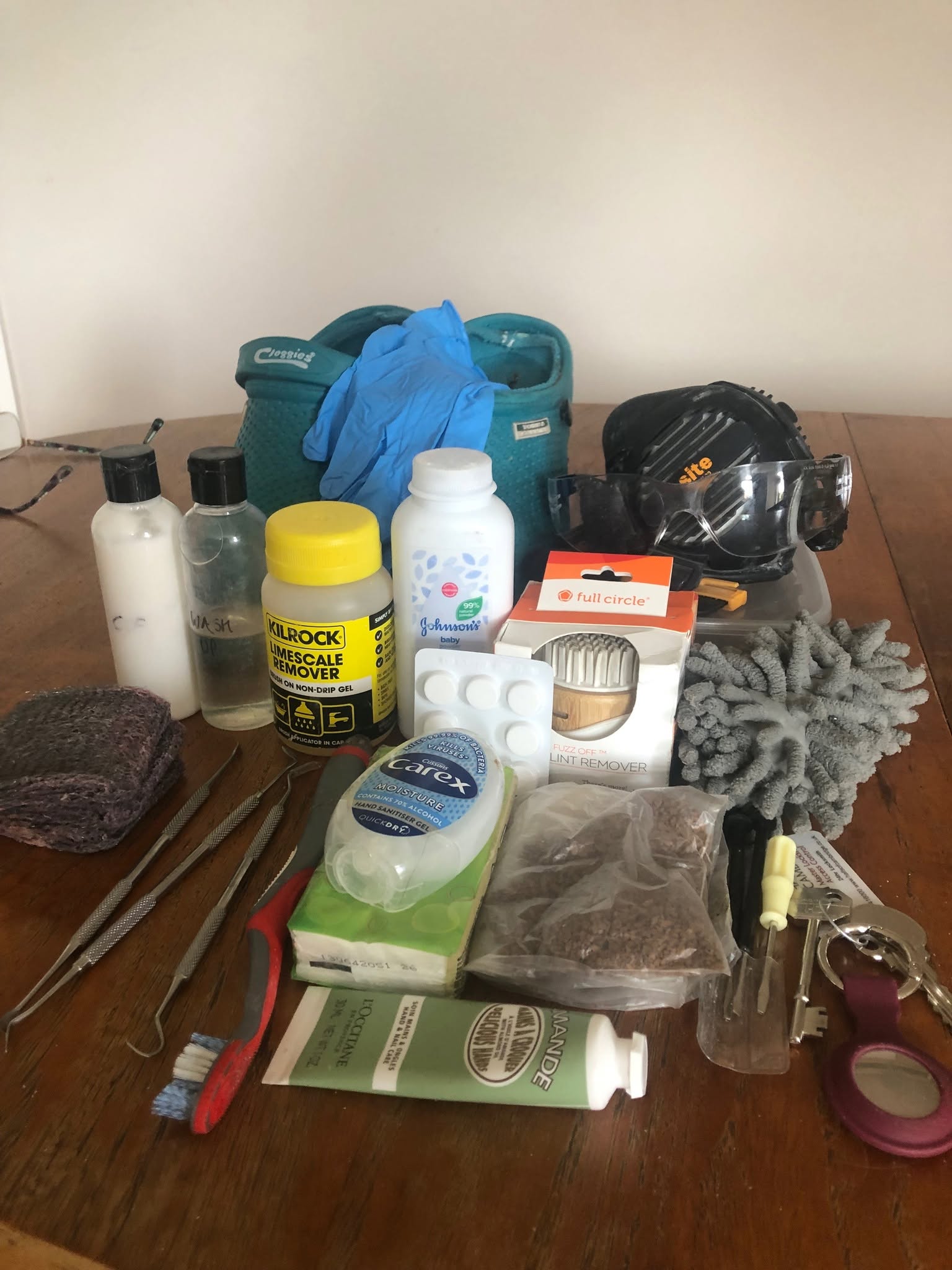 What comes with me